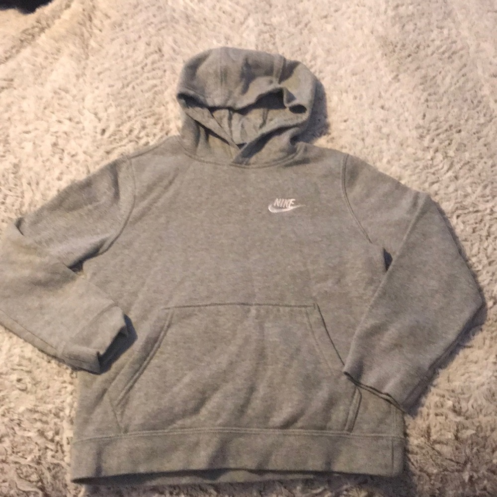 Boy’s grey Nike sweatshirt size small